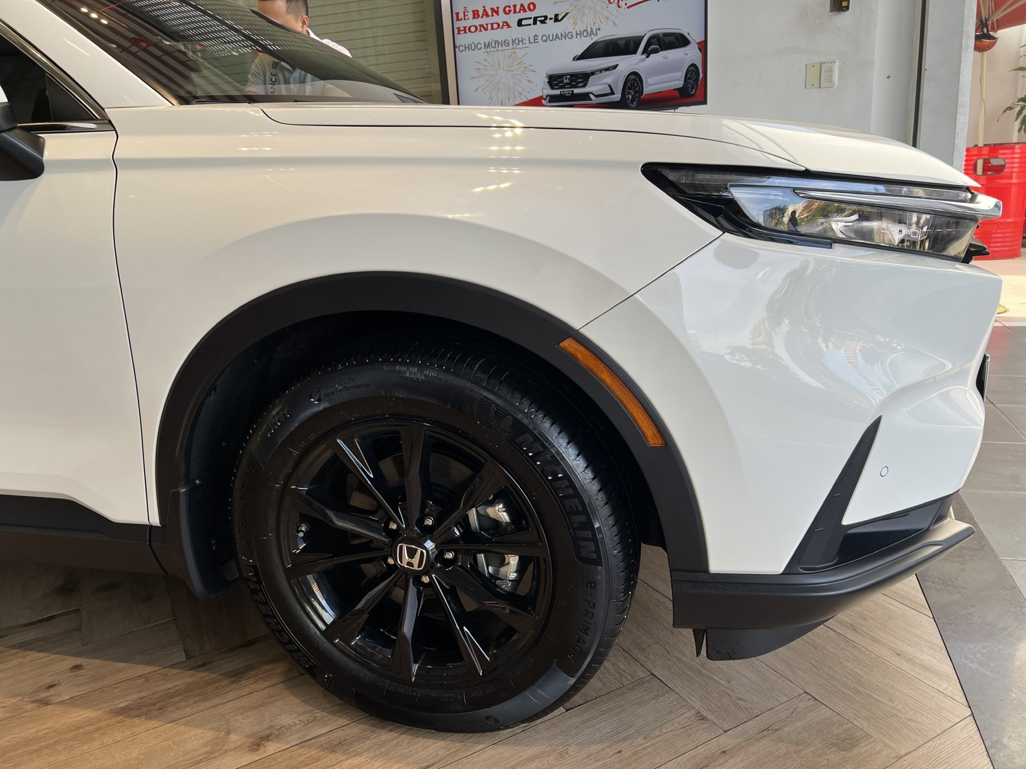 Sơn mâm đen trên Honda CR-V